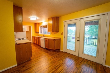 A Spacious Home with Beautiful Cabinet Views - image 27