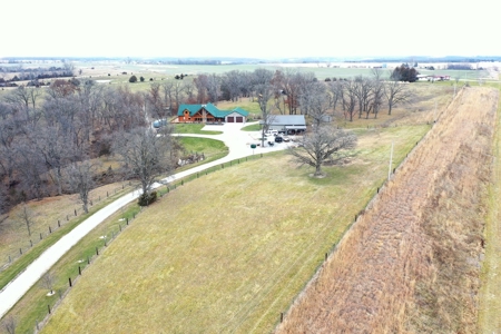 Luxury Log Home For Sale in Southern Iowa with Pasture - image 49