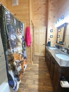 Luxury Log Home For Sale in Southern Iowa with Pasture - image 29
