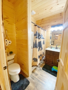 Luxury Log Home For Sale in Southern Iowa with Pasture - image 33