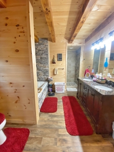 Luxury Log Home For Sale in Southern Iowa with Pasture - image 20