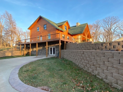 Luxury Log Home For Sale in Southern Iowa with Pasture - image 10