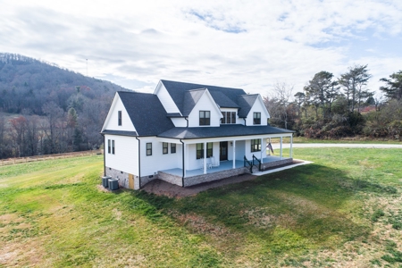 Modern Farmhouse w/acreage For Sale in the Foothills of NC! - image 6
