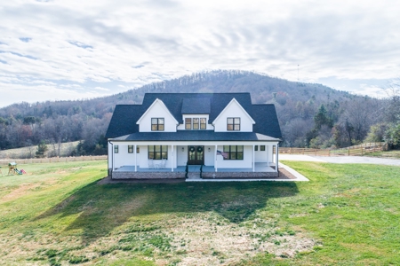 Modern Farmhouse w/acreage For Sale in the Foothills of NC! - image 2