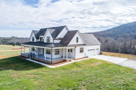 Modern Farmhouse w/acreage For Sale in the Foothills of NC! - image 5