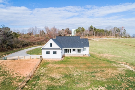 Modern Farmhouse w/acreage For Sale in the Foothills of NC! - image 8