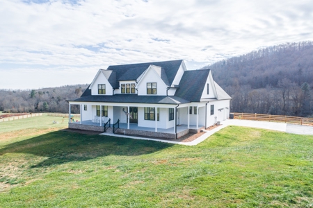 Modern Farmhouse w/acreage For Sale in the Foothills of NC! - image 3