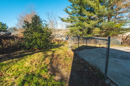 Beautiful Home for Sale in Christiansburg VA - image 41