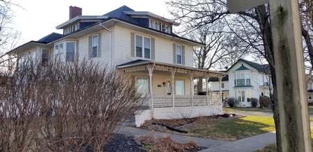 Updated Victorian Style Home For Sale in Albia, IA - image 40