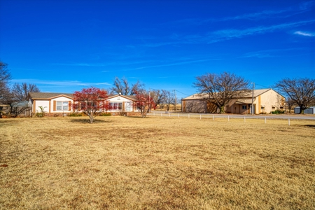 Home For Sale In Elk City, Oklahoma - image 6