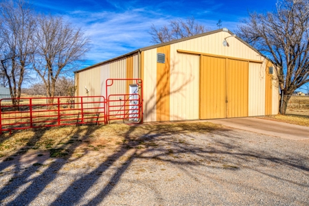 Home For Sale In Elk City, Oklahoma - image 47