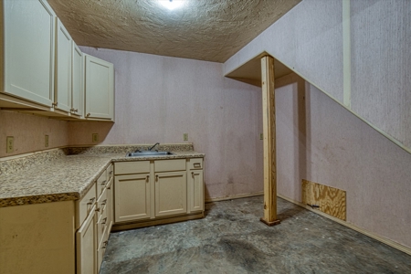 Home For Sale In Elk City, Oklahoma - image 44