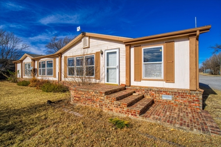 Home For Sale In Elk City, Oklahoma - image 7