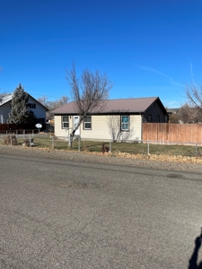 3 bed/1.5 bath 1084 sq.ft Clean home with Large back yard - image 7