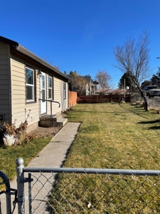 3 bed/1.5 bath 1084 sq.ft Clean home with Large back yard - image 15