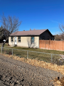 3 bed/1.5 bath 1084 sq.ft Clean home with Large back yard - image 16