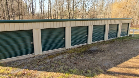Storage Units for Sale at Auction in Floyd VA - image 5