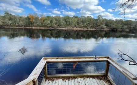 Suwannee Riverfront Property w/ Power, Well & Septic - image 1