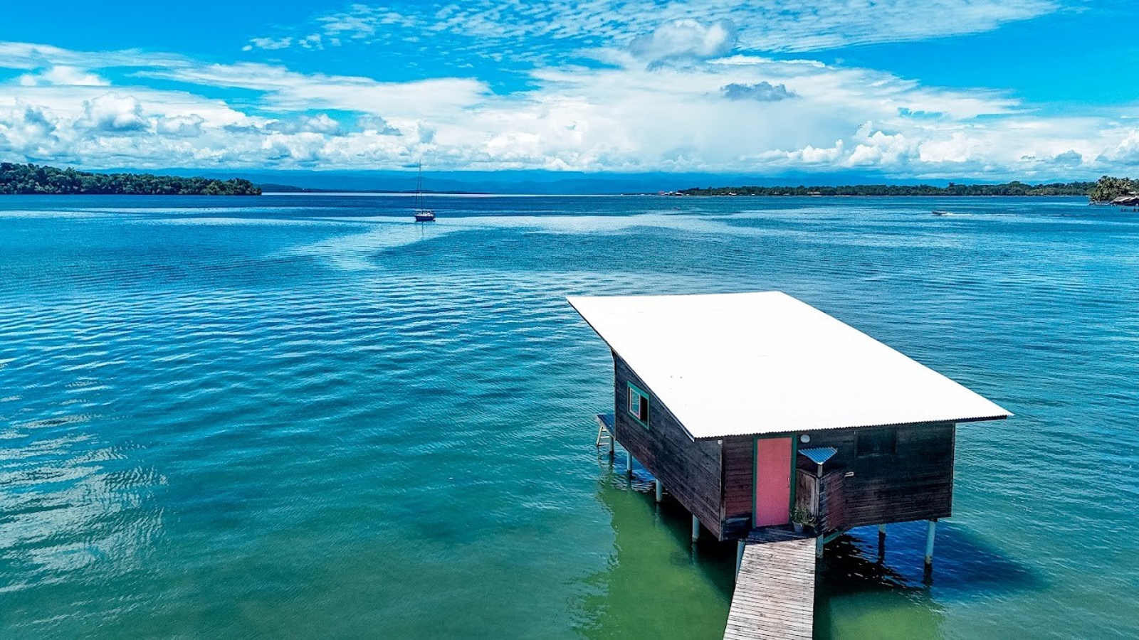 Turnkey Overwater Bungalow Business + Restaurant — Old Bank, Isla Bastimentos - 13