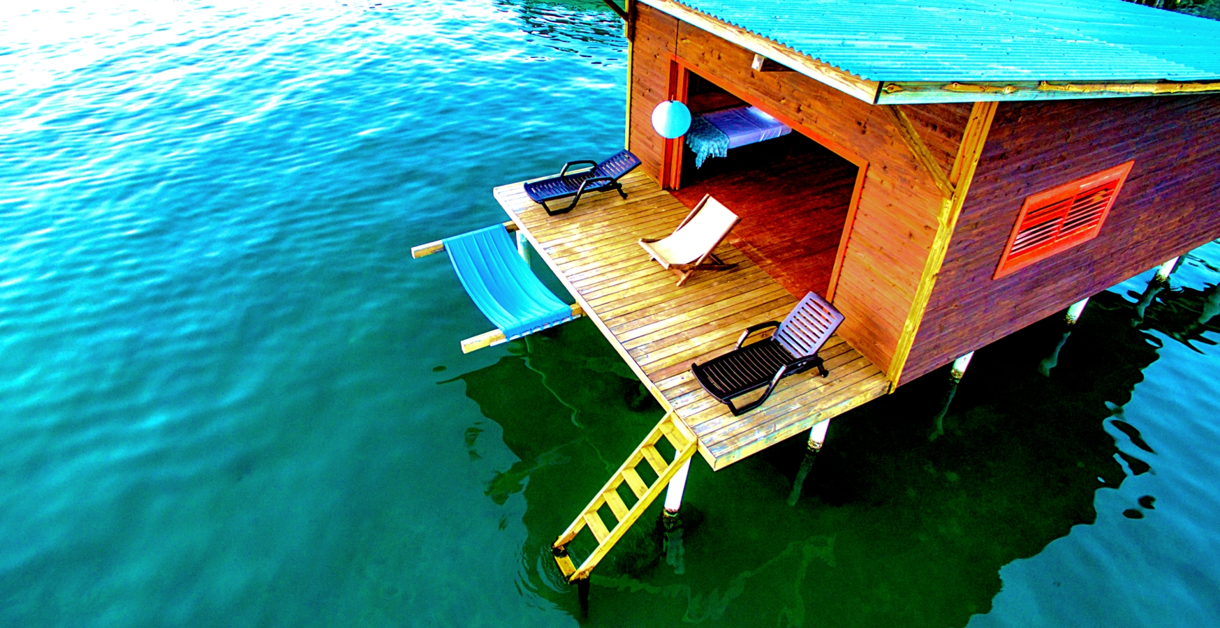Turnkey Overwater Bungalow Business + Restaurant — Old Bank, Isla Bastimentos - 8