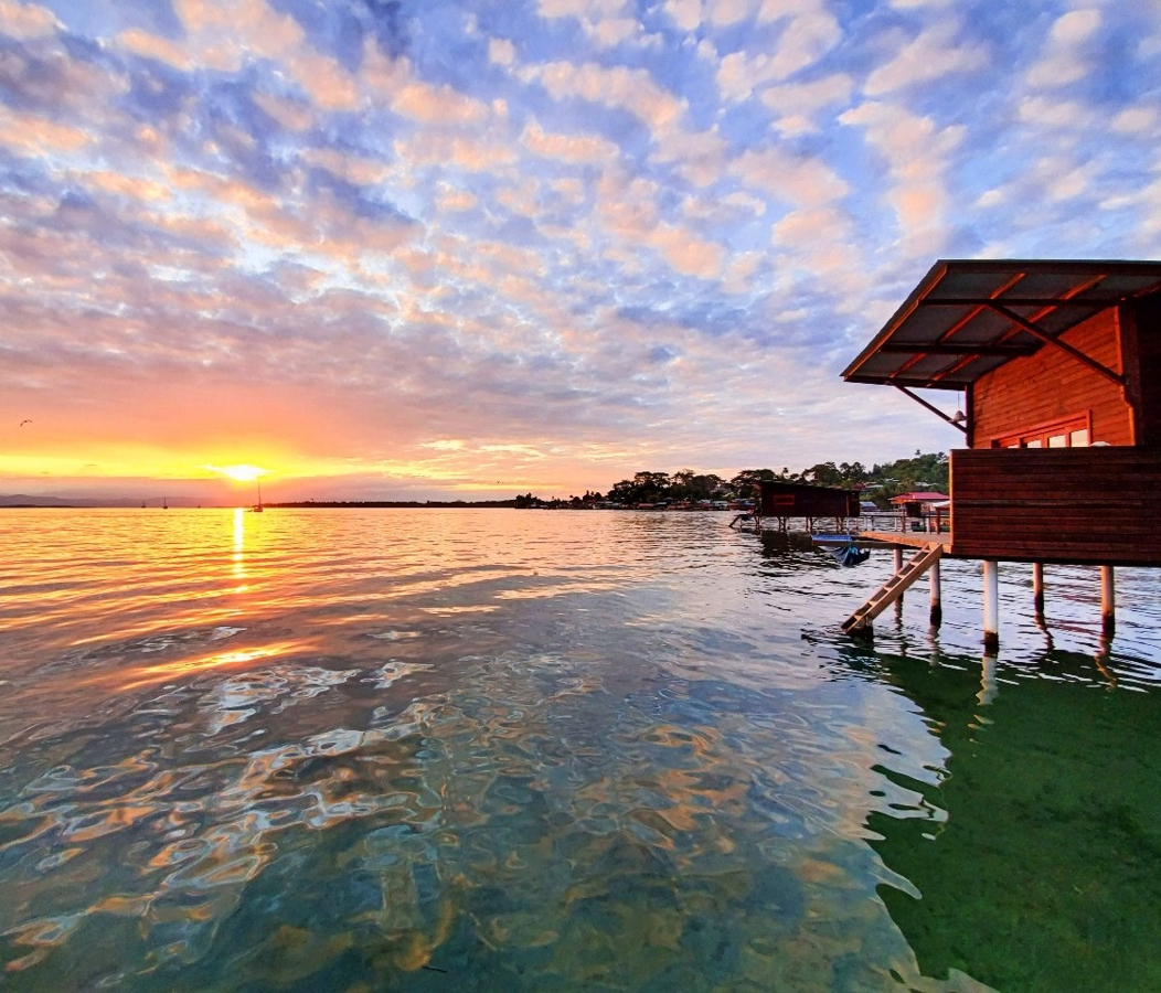 Turnkey Overwater Bungalow Business + Restaurant — Old Bank, Isla Bastimentos - 12