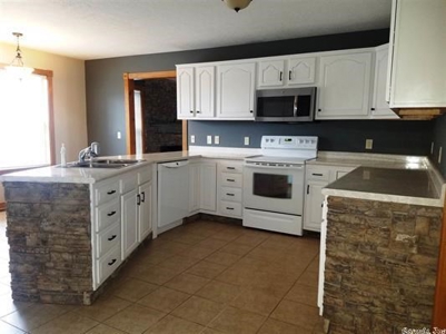 Country home on small acreage for large family for sale AR - image 8