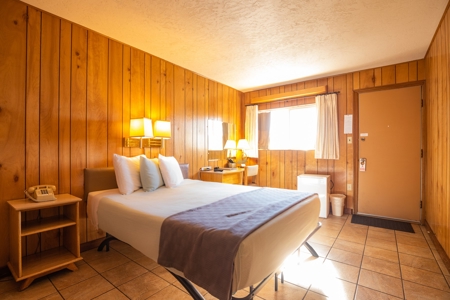 Family Owned AAA Approved Inn For Sale in Cortez, CO! - image 18