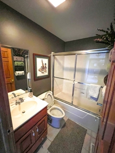 Country Home on 5 Acres Outside of Carlinville Illinois - image 21