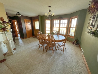 Country Home on 5 Acres Outside of Carlinville Illinois - image 20