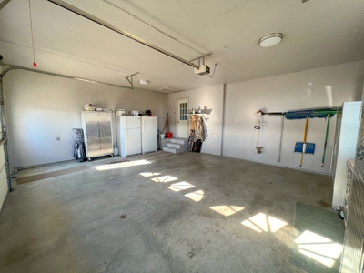 Country Home on 5 Acres Outside of Carlinville Illinois - image 9