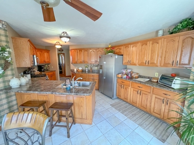 Country Home on 5 Acres Outside of Carlinville Illinois - image 13