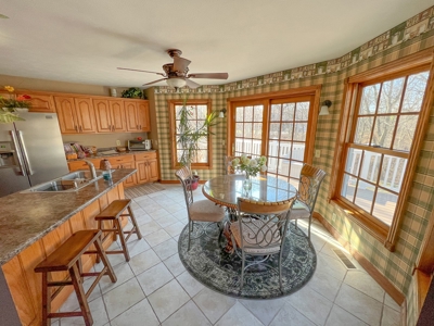 Country Home on 5 Acres Outside of Carlinville Illinois - image 17