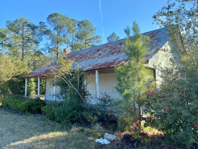 Old Florida Style Home Located in North Central Florida! - image 9