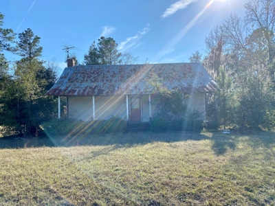 Old Florida Style Home Located in North Central Florida! - image 2