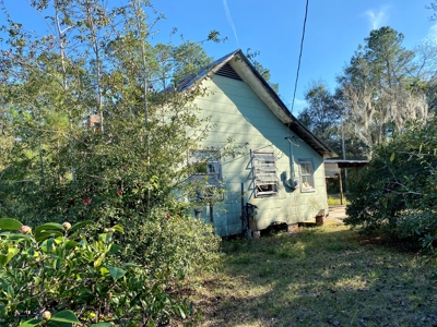 Old Florida Style Home Located in North Central Florida! - image 11