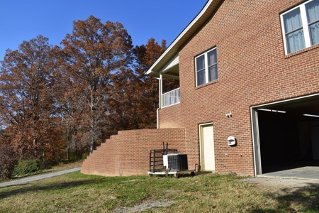 Cherokee Lake View Home in Bean Station, TN For Sale - image 22