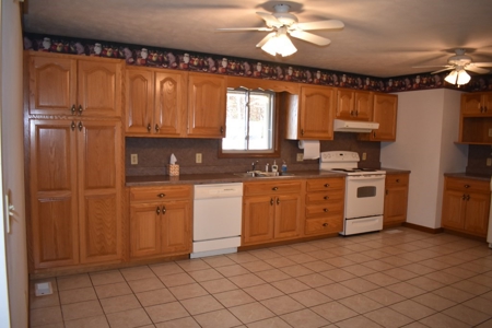 Cherokee Lake View Home in Bean Station, TN For Sale - image 6