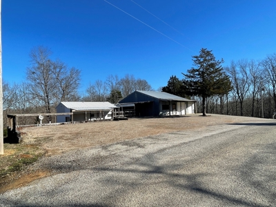 Unrestricted Land With Building For Sale In Hardin County - image 7