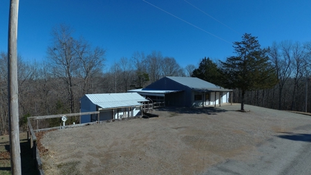 Unrestricted Land With Building For Sale In Hardin County - image 25