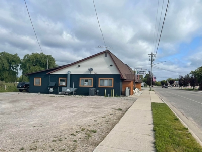 Northern Michigan  Restaurant / Bar In Millersburg, Michigan - image 41