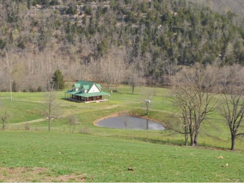 Waterfront Ranch In Northwest Arkansas-325Ac
