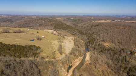 Waterfront Ranch In Northwest Arkansas-325Ac - image 1