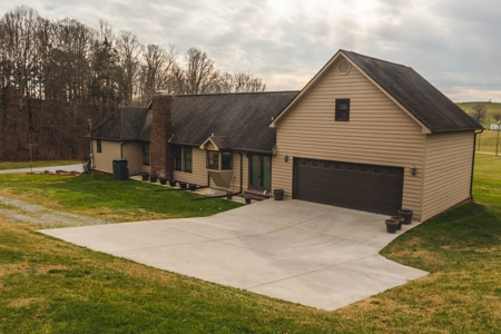 3 BR, 2 BA Home in East TN on 8 Acres For Sale - image 11