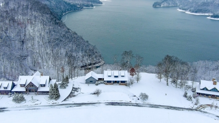 Pending Lakefront Home on Dale Hollow Lake in Albany, KY - image 44