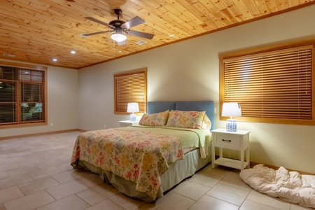 Pending Lakefront Home on Dale Hollow Lake in Albany, KY - image 38