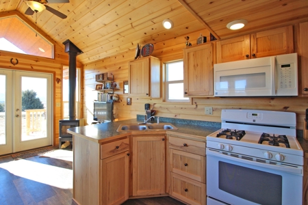 Tiny Home Close to Town in Mancos, CO For Sale! - image 8