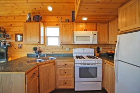 Tiny Home Close to Town in Mancos, CO For Sale! - image 7