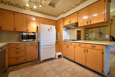 Country Home on 3.25 +/- Level Acres for Sale St. John, WA - image 13