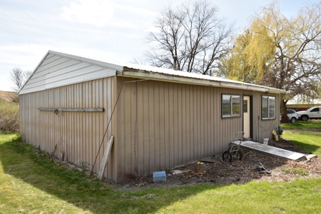Country Home on 3.25 +/- Level Acres for Sale St. John, WA - image 34