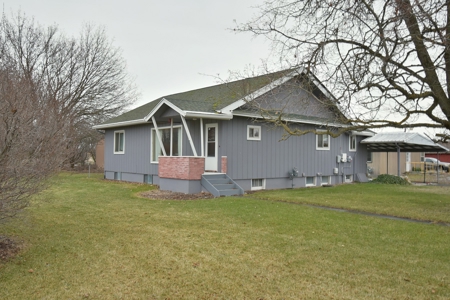 Country Home on 3.25 +/- Level Acres for Sale St. John, WA - image 1
